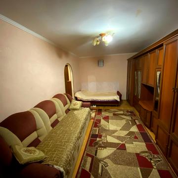 Тернопільська вул., 3