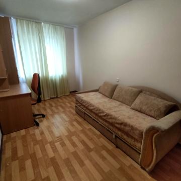 Академіка Стражеска вул., 1