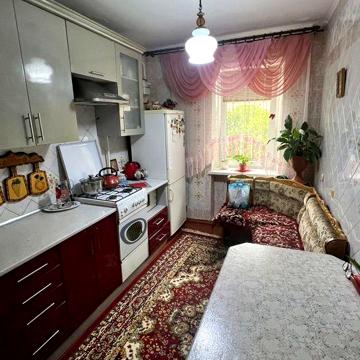 Продаж трикімнатної Вул Клубна