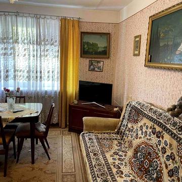 Продаж квартири неподалік центру