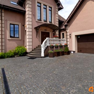 Житомирська, 6