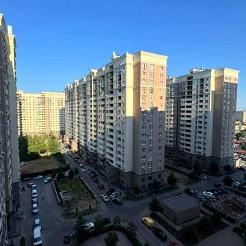 Михайла Грушевського вул., 30г