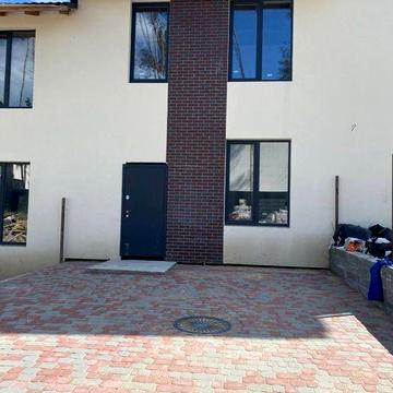 Будинок з готовим ремонтом!