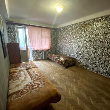 Білоруська вул., 13