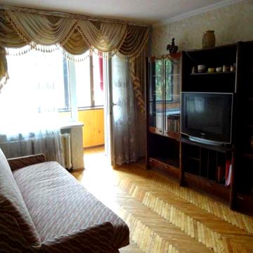 продаж 3-кімнатної, вул. Привокзальна, 12, з ремонтом