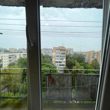 р  3-кімнатна квартира покращеного планування, вул. Київська 32.