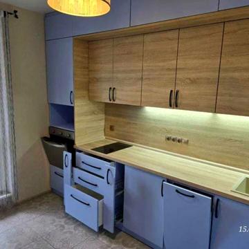 Михайла Грушевського вул., 30б