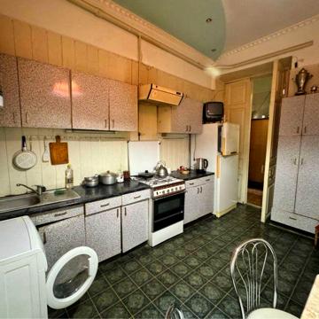 Сдам 2к квартиру метро Майдан Конституции