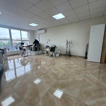 Подільська вул., 58