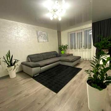 Світла 2-кімнатна квартира з чудовим видом