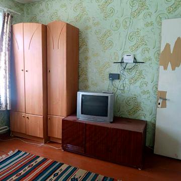 Пів будинку Некрасівка. 2 кімнати, кухня, санвузол