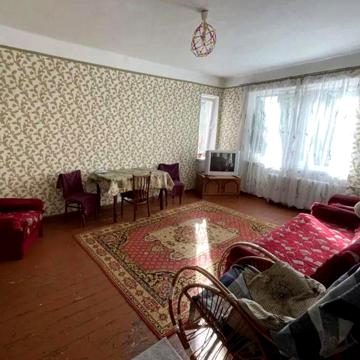 Продам 2-комн квартиру в районе Петровского просп.