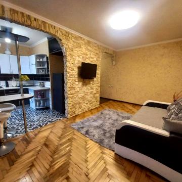 Аренда 1 кв студия Космос 8500