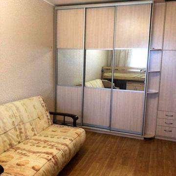 1-на на Драгоманова 14, 10 хв м. Позняки