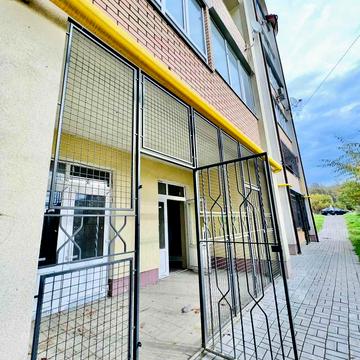 Джона Ленона вул., 35