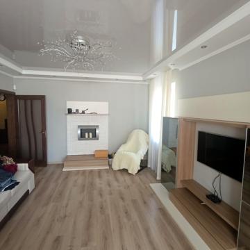 Академіка Корольова вул., 83/1