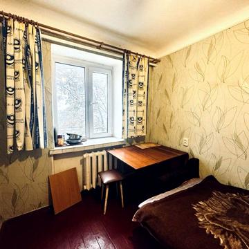 Дванадцятого Квітня вул., 32