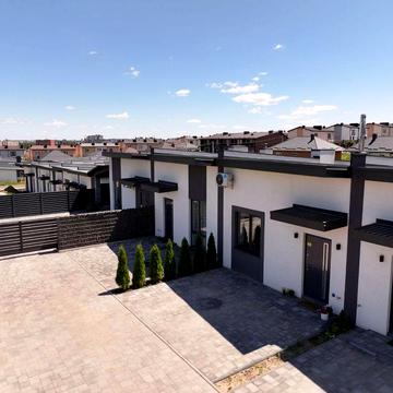 Сучасний таунхаус з терасою та власним паркомісцем 63м.кв.