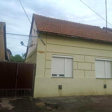 ПРОДАЖ 5-и кімнатного будинку з ремонтом, 10 хв. до центру та басейну!