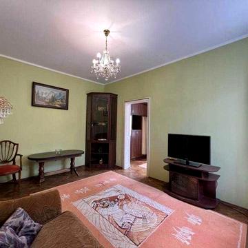 2к квартира в центральній частині (неподалік костелу)