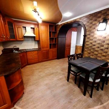 Сдается 1 к. квартира на Космосе с паркоместом, закрытая территория