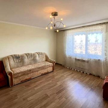 Здається  двох кімнатна квартиртира