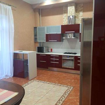 Однокімнатна квартира  (74м2)у м. Черкаси. В довгострокову оренду.