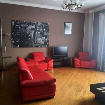 Однокімнатна квартира  (74м2)у м. Черкаси. В довгострокову оренду.
