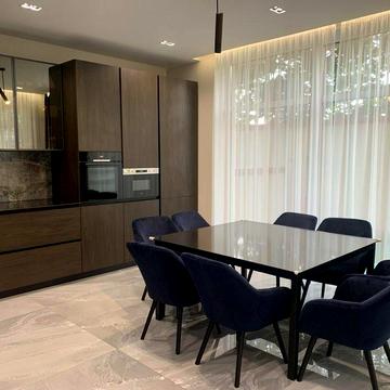 Товарна вул., 22