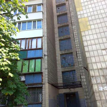 Продам однокімнатну квартиру проспект Тичини 9А