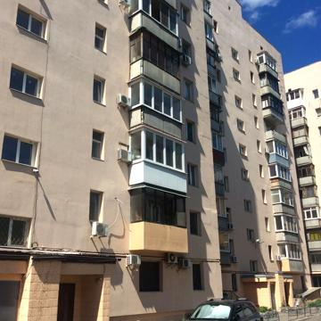 Дмитрівська вул., 5