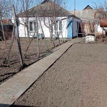 Будинок в м. Шпола. Центр міста, приватизована ділянка. Від власника