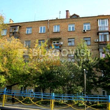 Продається 2-кімнатна квартира в самому серці Києва – вул. Алмазова, 1