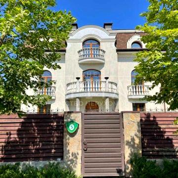 Продаж 3-поверхового будинку, с. Лісники, Києво-Святошинський