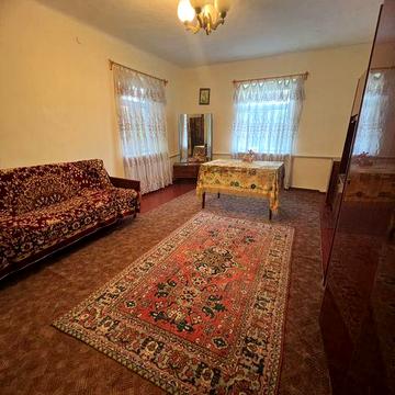 Продам будинок + 40 сот.землі. с.Серединці