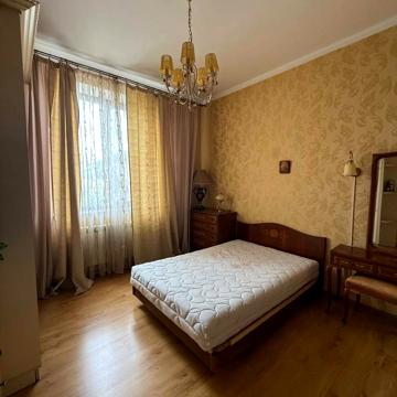 Львівська вул., 33