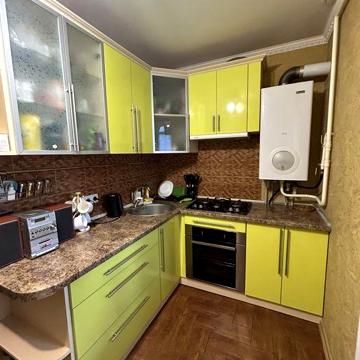 Продаж 1 кімнатноі квартири на Металургів з автономкою.