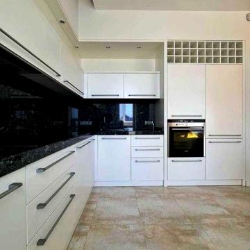 Здається простора 2-кімнатна квартира, просп. Лесі Українки, 11-А