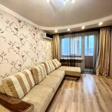 Сдам 2-х ком квартиру на бул. Славы 4