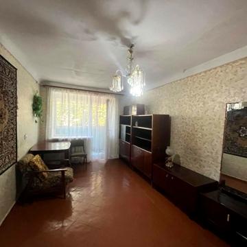 Космонавтів вул., 58
