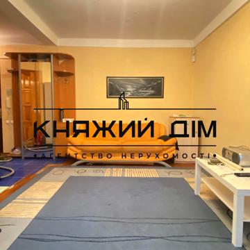 Івана Микитенка вул., 25