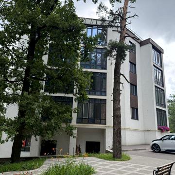 1к квартира з частковим ремонтом