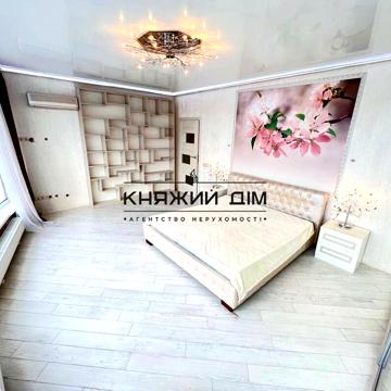 Олександра Мишуги вул., 12