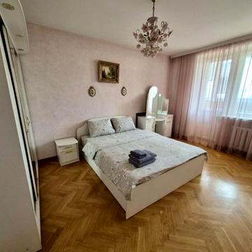 Трехкомнатная квартира на Печерске с видом на Родину-Мать