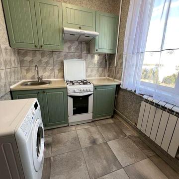 Продам двухкомнатную квартиру, район медкомплекс, ул.Амосова 13