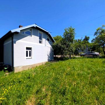 Продаж квартири, половини будинку на вул. 22 Січня