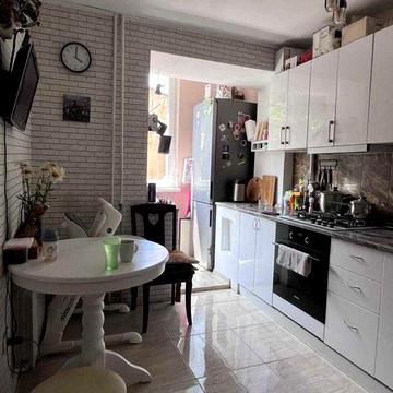 Продам 2-ком квартиру. Б.Хмельницкого.Молдаванка.Центр