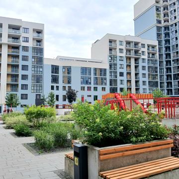 Стрийська, 108