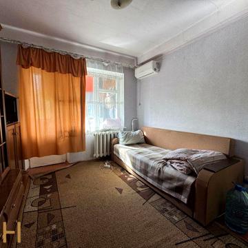 Продаж половини квартири (2 кім.), 34 м², вул. Ратушного 21, Без %