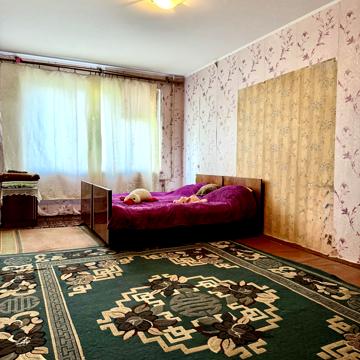 Космонавтів вул., 4